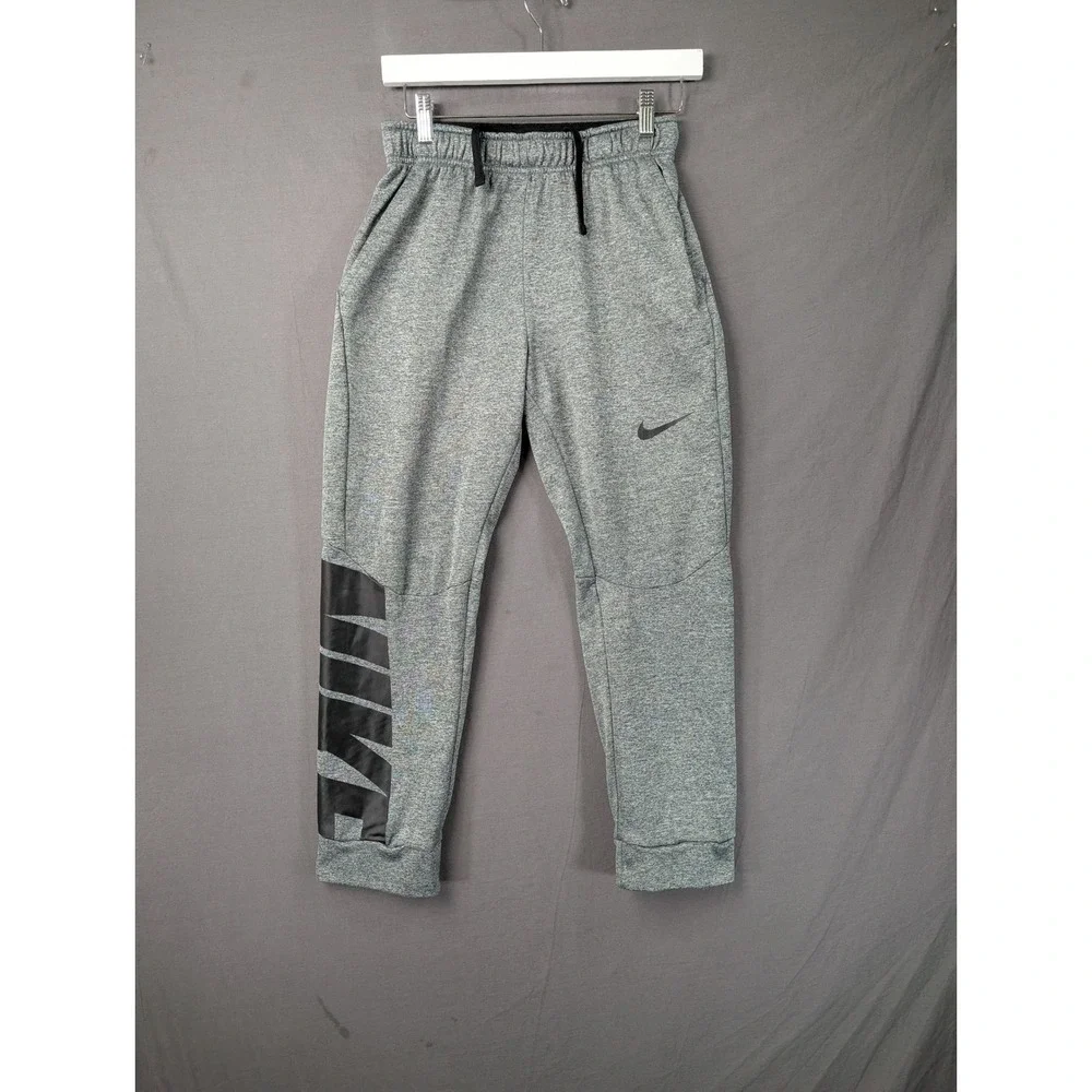 Nike Boys XL Gray Dri-FIT Therma Training Sweatpants Graphic Joggers 6815